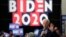 បេក្ខជន​ឈរឈ្មោះ​ប្រធានាធិបតី​ខាង​គណបក្ស​ប្រជាធិបតេយ្យ លោក Joe Biden ថ្លែង​ក្នុង​កម្មវិធី​ឃោសនា​បោះឆ្នោត​មួយ​ក្នុង​ក្រុង Sumter រដ្ឋ South Carolina ថ្ងៃ​ទី​២៨ ខែកុម្ភៈ ឆ្នាំ២០២០។