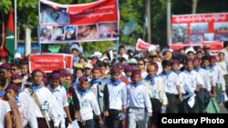  စစ်ရပ်စဲရေး မြစ်ကြီးနားဆန္ဒပြပွဲ သောင်းနဲ့ချီ တတ်ရောက်( Hkun Awng Nlam)