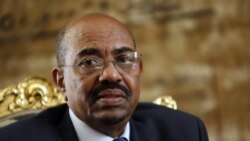 Omar el-Béchir comparait mardi devant la justice à Khartoum
