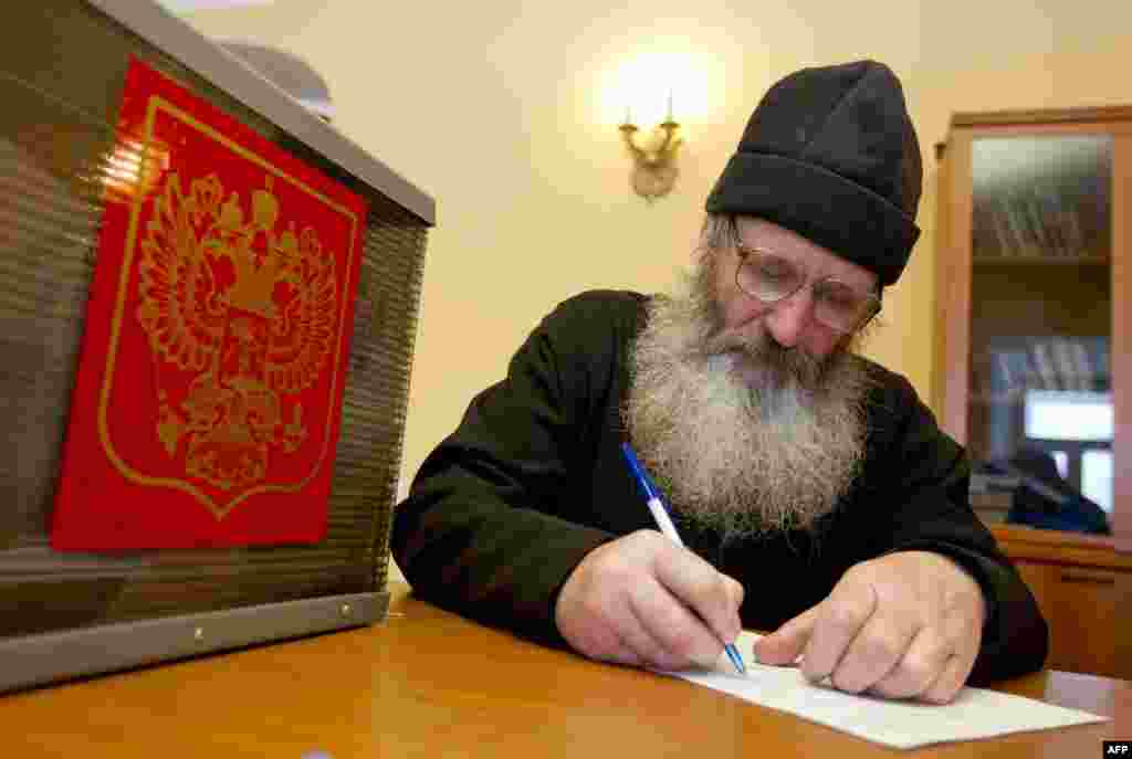 Духовенство не залишається осторонь політичних процесів. 4.03.2012.