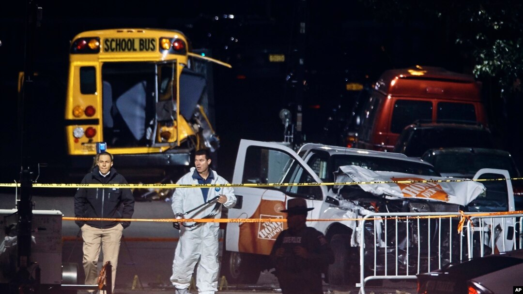 紐約警方處理卡車衝撞事件現場