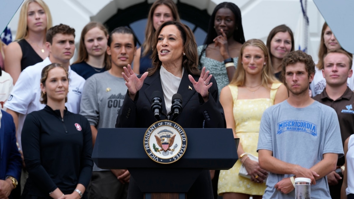 Kamala Harris Puji Biden dalam Pidato Pertama Sejak Biden Mundur dari Pencalonan