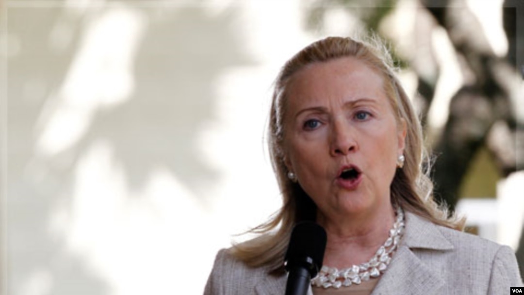 Hillary Clinton, bulan depan akan menjadi Menlu AS pertama yang berkunjung ke Burma dalam lebih dari 50 tahun.