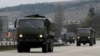 Coluna militar russa entrando hoje na Crimeia