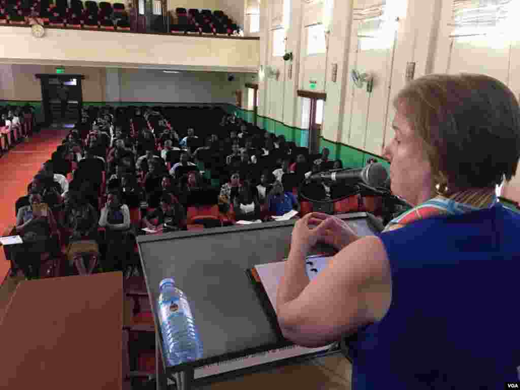 Journalism students at the famed #Makerere University in Kampala, Uganda, listen to VOA Director Amanda Bennett&#39;s speech.