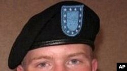 ພົນທະຫານຊັ້ນນຶ່ງ Bradley Manning