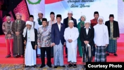 Presiden Joko Widodo berdialog dengan ulama-ulama berpengaruh di Indonesia, di Hotel Borobudur Jakarta, Kamis 13/7 (Courtesy: Setpres RI).