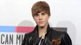 Ca sĩ trẻ Justin Bieber giành 4 giải thưởng âm nhạc Mỹ