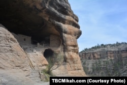 Visitors to the Gila Cliff Dwellings in the middle of the Gila forest in New Mexico can visit a half dozen dwellings that were carved out of the natural caves by the region’s indigenous peoples.