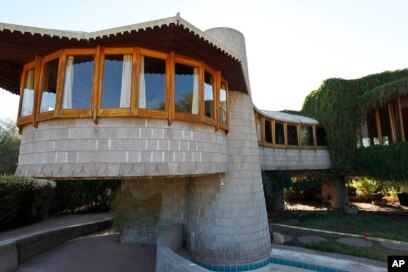 Frank Lloyd Wright, Born 150 Years Ago, Still Fascinates
