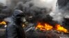 우크라이나 반정부 시위대, 경찰과 계속 대치