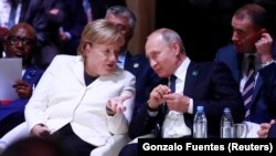 Almanya Başbakanı Angela Merkel ve Rusya Lideri Vladimir Putin.