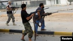 Milisi bersenjata Libya sering melakukan penculikan dan menyiksa warga sipil (foto: dok). 