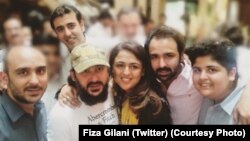 Ali Haider Gilani bersama saudara-saudaranya di Lahore, Pakistan (11/5).