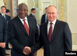 FILE PHOTO: Rais Vladimir Putin akiwa na Rais Cyril Ramaphosa