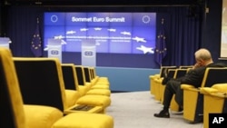 ผู้นำยุโรปบรรลุข้อตกลงเรื่องมาตรการ 3 ส่วนเพื่อแก้วิกฤตการณ์หนี้ของยูโรโซน