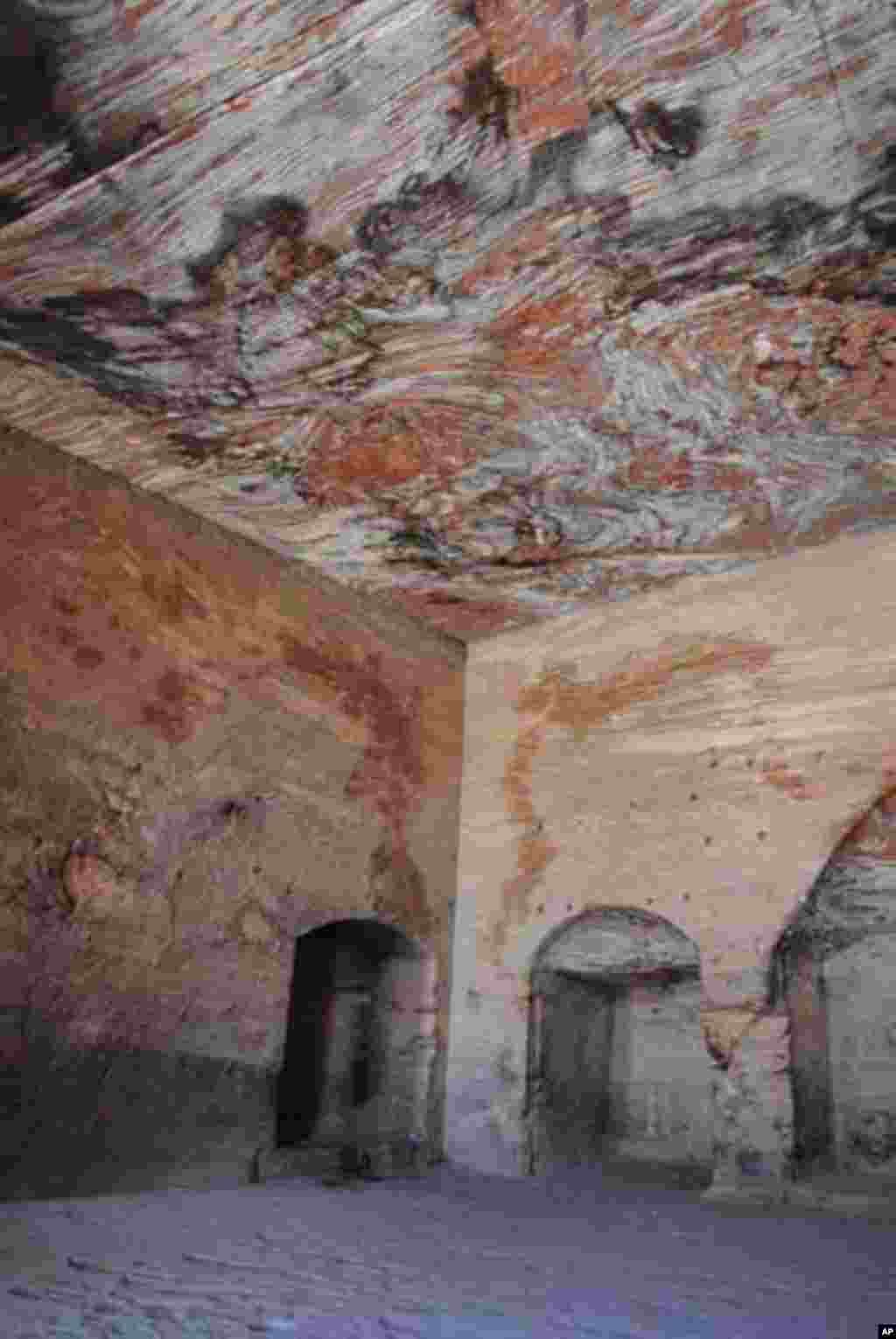 Chamber inside the Urn Tomb