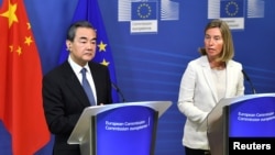 中国外长王毅与欧盟外交和安全政策高级代表莫盖里尼在布鲁塞尔召开联合记者会(2018年6月1日)