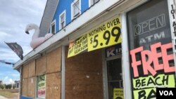 Comercios cerrados en Carolina Beach, Carolina del Norte antes de la llegada del Huracán Florence. Foto: Jorge Agobián, VOA.