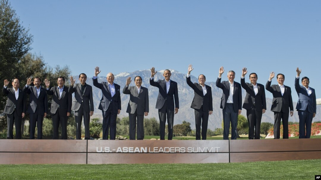 Tổng thống Obama và các nhà lãnh đạo khối ASEAN chụp ảnh lưu niệm tại Sunnylands, Rancho Mirage, California, ngày 16/2/2016.