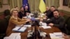 Лидерите на ЕУ ветија поддршка за време посетата на Украина