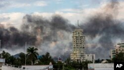 Intensos tiroteos y bloqueos viales se reportaron en Culiacán, capital de Sinaloa, en México, el jueves 17 de octubre de 2019.