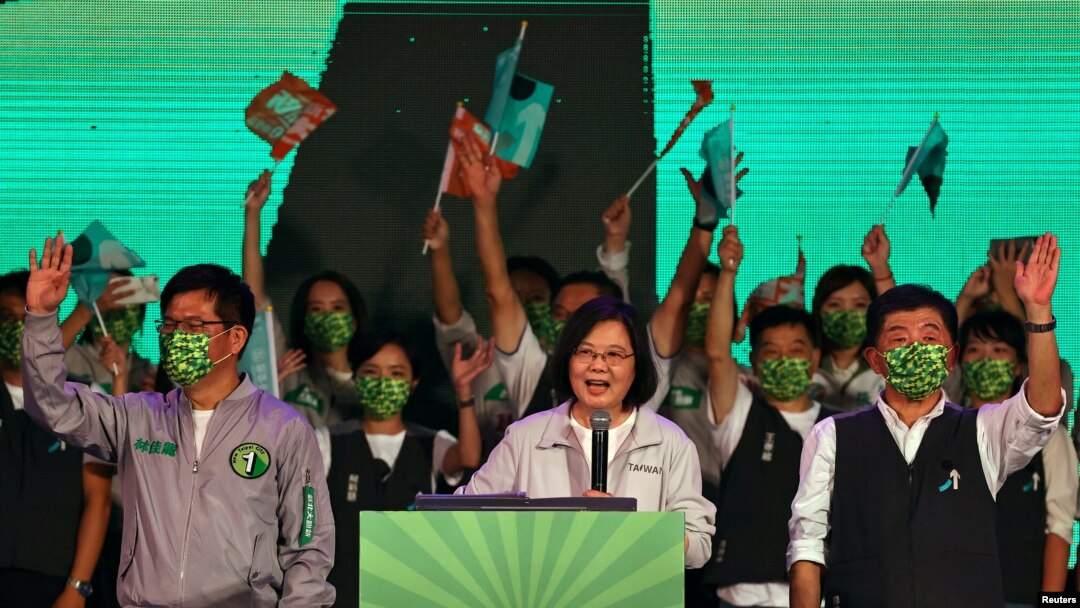 Presiden Taiwan Tsai Ing-wen berbicara pada kampanye pra-pemilu menjelang pemilihan walikota di Taipei, Taiwan, 12 November 2022. (Foto: REUTERS/Ann Wang)