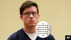 ፎቶ ፋይል፦ጆን ቲ ኧርነስት በሳንዲያጎ ፍርድ ችሎት ላይ፣ እአአ ኤፕሪል 30/ 2019