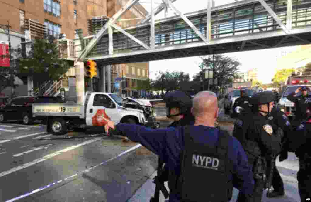 نیویورک بعد از حمله تروریستی سه شنبه/ نیروهای پلیس و ماموران فدرال تحقیقات را ادامه می دهند.