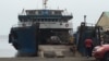 Un bateau est amarré dans le port de Port-Gentil au Gabon, le 17 janvier 2017. (VOA/ Timothee Donangmaye)