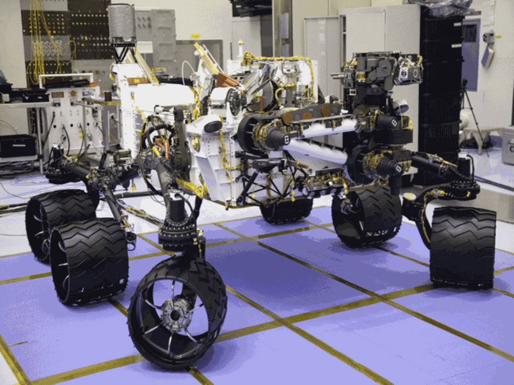 Curiosity yang dibangun oleh Laboratorium Sains Mars (MSL) NASA memiliki 10 instrumen yang didesain untuk menemukan bukti apakah planet merah tersebut dapat menunjang kehidupan organisme (NASA/Frankie Martin).