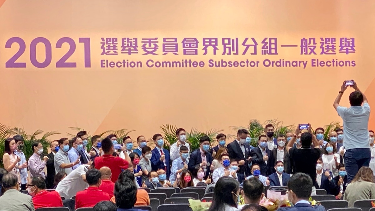 香港选委会选举只4380人投票 外界不满花逾14小时龟速点票