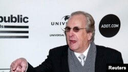 Aktor Danny Aiello tiba di acara Amy Winehouse Foundation Gala di New York 21 Maret 2013. (Foto: Reuters/Carlo Allegri)