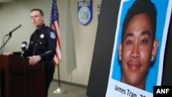 Polisi kota Sacramento, Sam Somers Jr. mengumumkan penangkapan James Tran (dalam gambar) yang didakwa melakukan percobaan pembunuhan terhadap Sersan satu angkatan udara Spencer Stone (4/11).
