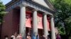 Denuncian discriminación racial en admisiones a Harvard