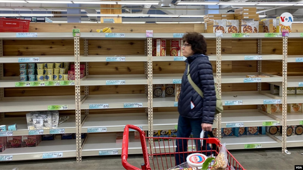 Residentes de Nueva York compran alimentos en notables cantidades ante el temor de que ciudades de Estados Unidos puedan ser declaradas en cuarentena, como ha sucedido en otras regiones del mundo. (Foto: Laura Sepúlveda)