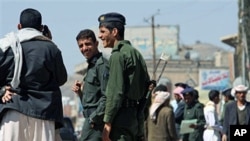 Yemeni police at a checkpoint in the capital San'a, Yemen, 01 Nov 2010