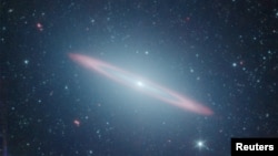 Teleskop NASA Spitzer berhasil menangkap cahaya inframerah dari galaksi Sombrero (Foto: dok).