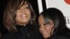 Hija de Whitney Houston sigue con vida