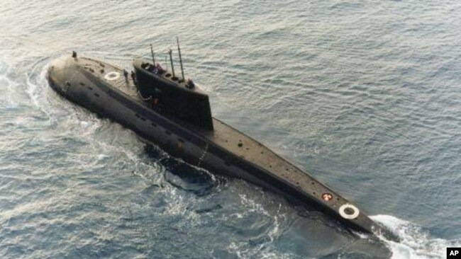 Tàu ngầm lớp Kilo của Nga là một trong những vũ khí mà Việt Nam trang bị trong chiến lược hiện đại hóa quân đội.