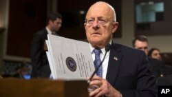 Direktur Intelijen Nasional, James Clapper memberikan kesaksian di hadapan komite angkatan bersenjata Senat AS, Selasa (9/2).