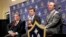 LA Galaxy ရဲ့ ကွင်းလယ်ကစားသမား David Beckham (ဗဟို)