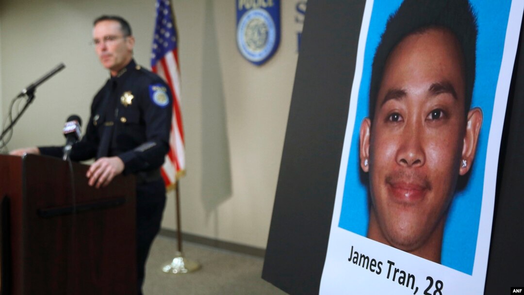 Cảnh sát trưởng Sam Somers Jr. thông báo việc bắt giữ James Tran, ngày 4/11/2015.