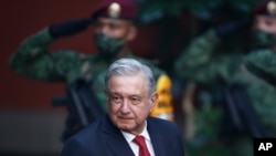 El presidente de México, Andrés Manuel López Obrador, asiste a una ceremonia en el Palacio Nacional en la Ciudad de México, el martes 23 de febrero de 2021.