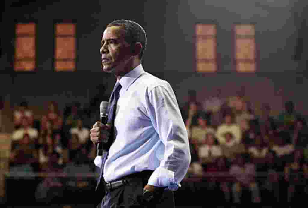 Antes de la fecha límite, Obama logra un acuerdo en el techo de la deuda nacional.