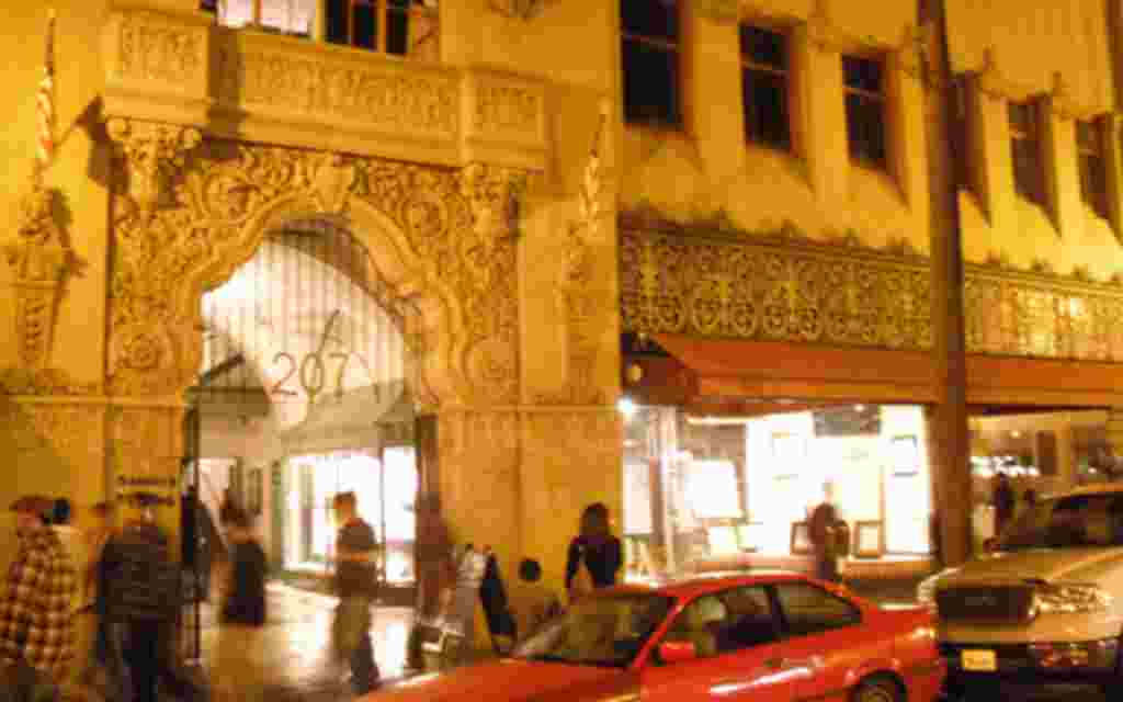 El Santora: un edificio lleno de arte