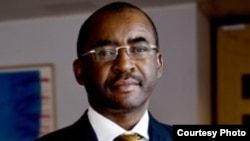 Mr. Strive Masiyiwa of Econet Wireless.