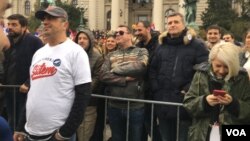 Protest "Svi kao jedan" u sklopu serije protesta "1 od 5 miliona" ispred Skupštine Srbije u Beogradu, 13. aprila 2019. (Aleksandra Nenadović, VOA)