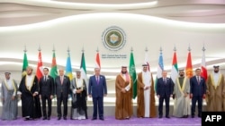 Para pemimpin enam negara Teluk Arab (GCC) dan lima negara Asia Tengah, berpose bersama di Jeddah Rabu (19/7).