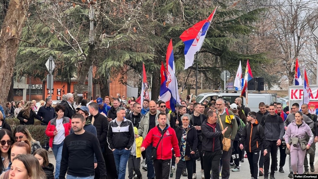  Studenti iz Čačka, Kraljeva i Užica krenuli su put Beograda i pešačiće Ibarskom magistralom pet dana (foto: Nebojša Ilić/FoNet)